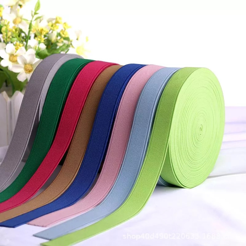 Bande élastique tricotée extensible pour accessoires : le complément parfait à votre collection de mode.